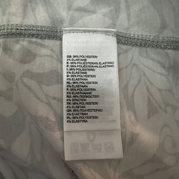 The North Face Fitted Tee White Floral T Shirt Short Sleeve V Neck Sz XL - Picture 5 of 12